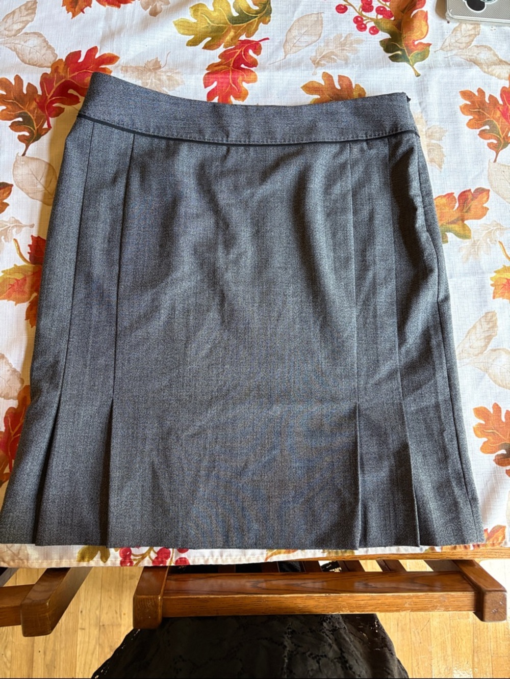Classiques Entier Gray Pencil Skirt with Front Pleats